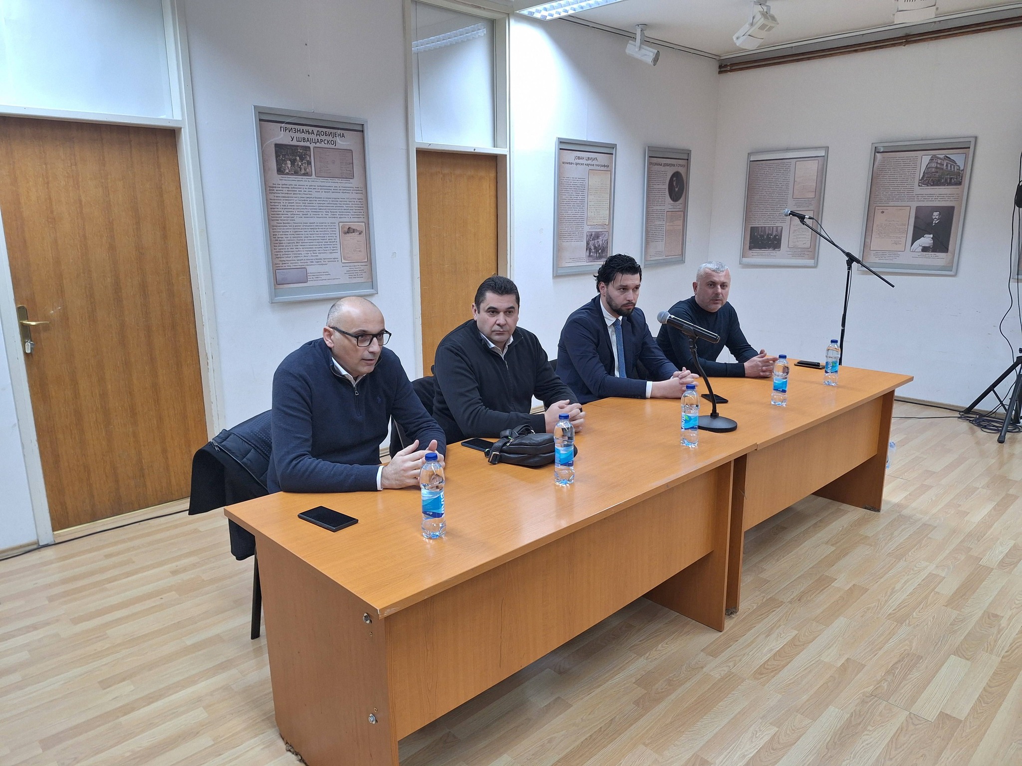У Угљевику је одржан заједнички састанак општинских одбора